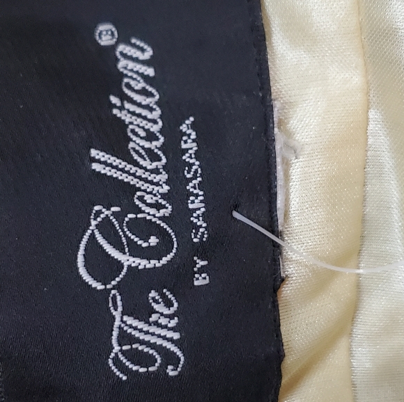 THE COLLECTION BY SARASARA BEADED BUST - Picture 3 of 3